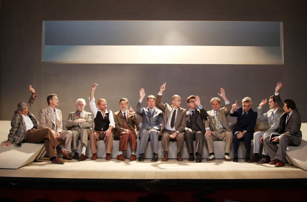 Une belle soirée au théâtre avec 12 hommes en colère